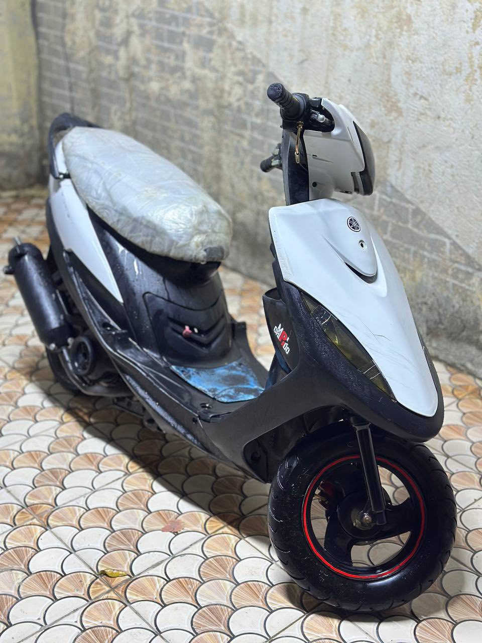 السلام عليكم 
ماكس عدله بوشه 49 مكينه خرسه شلعه معدل نضافتها كدامكم كهربائياتها شغاله بيها نواقص بسيطه كلش سعرها 400 وبيها مجال مكاني حله محاويل /حي 17 رقمي ***********اتصال فقط
