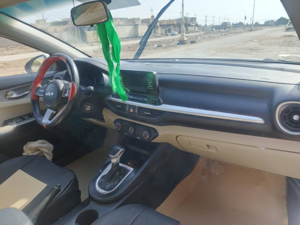 السلام عليكم سيراتو خليجي مديل 2022 فول موصفات محرك1600  ماعدا البصمه ربع بنيد صبغ وبارد طرف جاملغ امامي اثر طخه جوا قبق بنزين جاملغ خلفي ماعدل مصبوغ شبر  السعر 157بيه مجال 
ماشيه 105الف
رقم بغداد مكاني الناصرية رقم ‏‪***********‬‏
