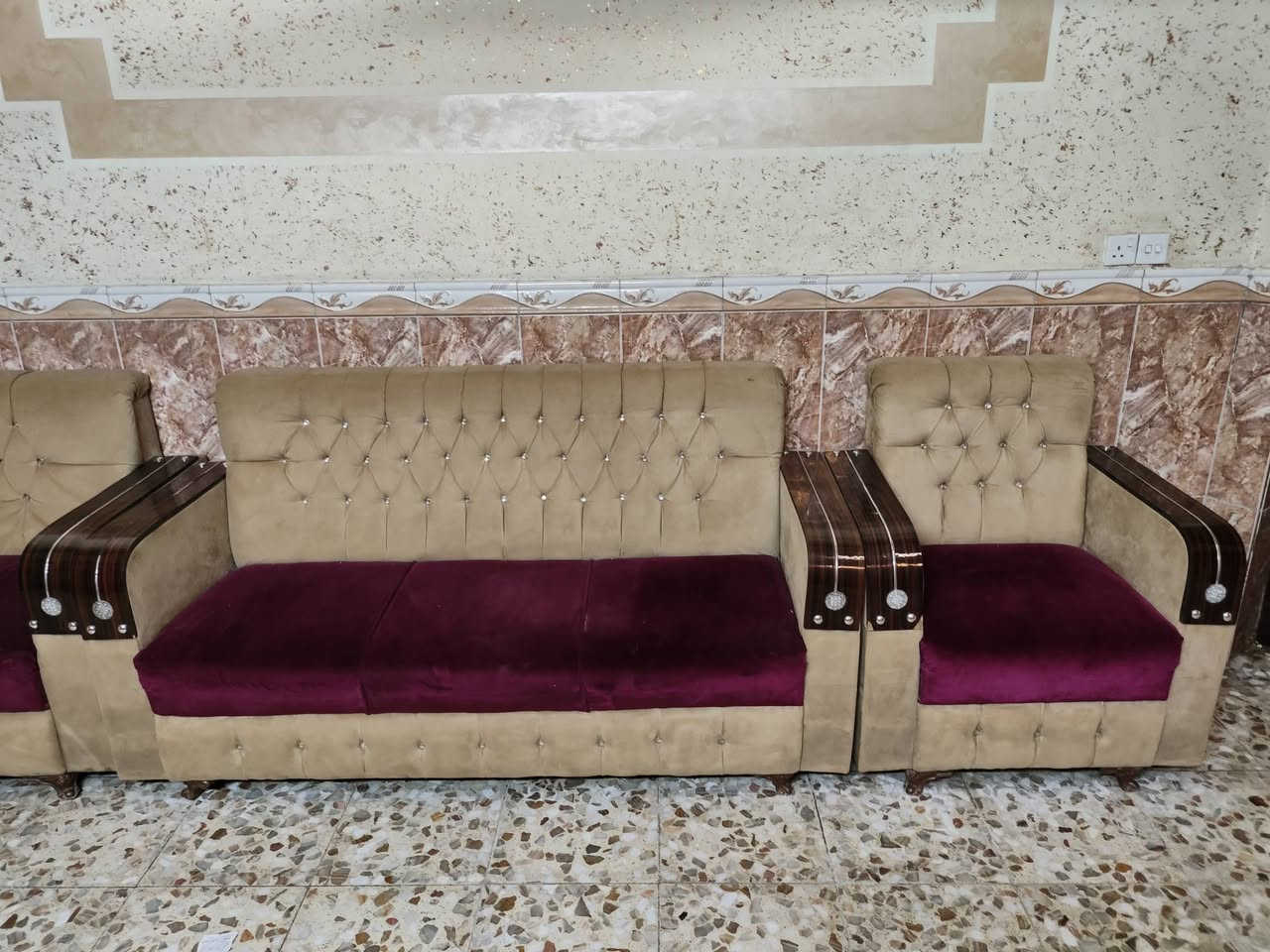 تخم للبيع مو سوكي تفصال
سعر 400وبي مجال ***********
