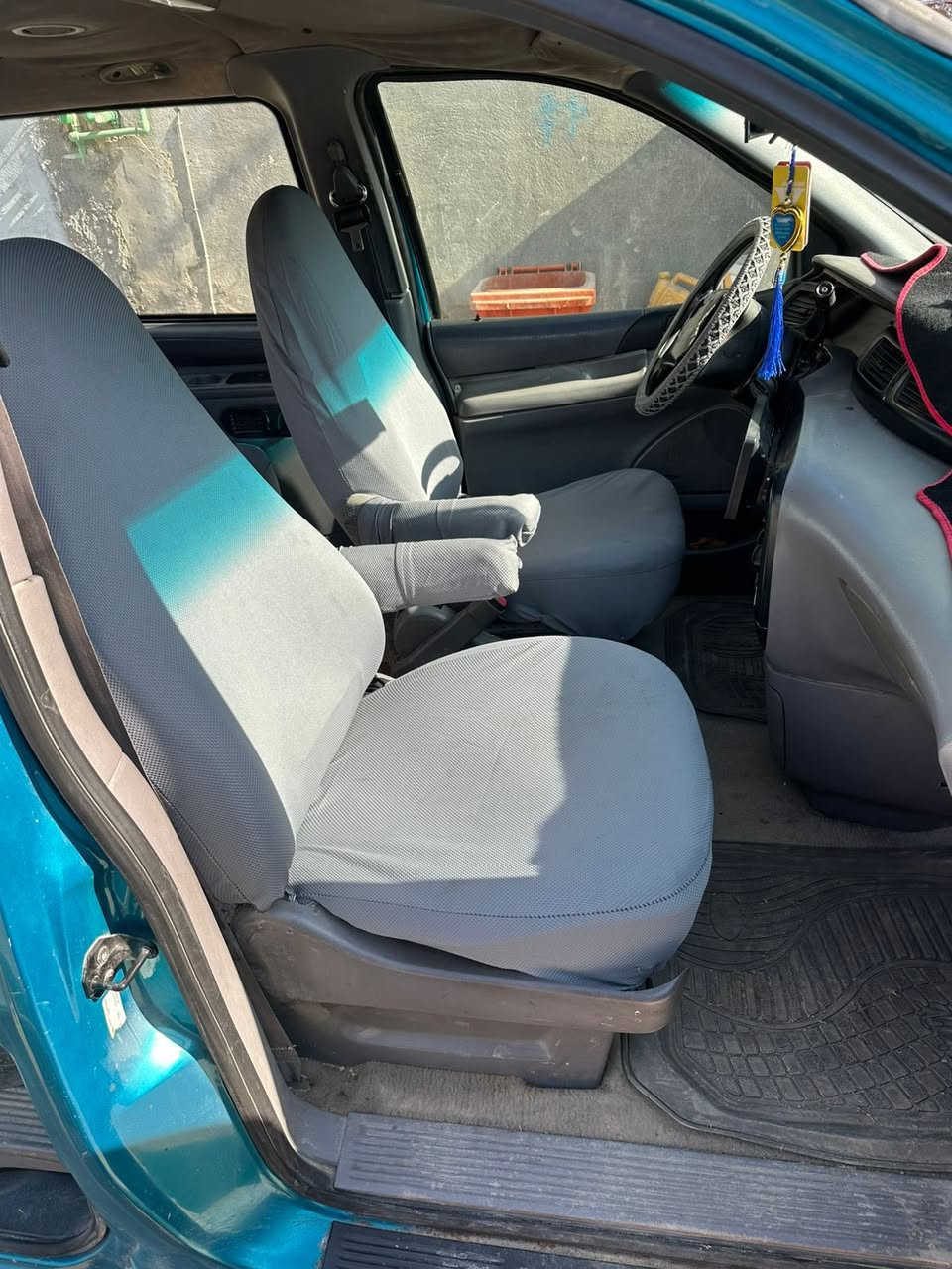 سياره جاهزه مجهزه 7 راكب
حدادية 
كير جديد
محرك جديد
تخم تاير جديد
كهربائيات شغاله بدون نقص 
مابيها نقص جاهزه السياره رقم بغداد تحويل مباشر
مكاني بابل الاسكندرية  
السعر 43 ورقه وبيها مجال 
‭0783 101 5556‬
