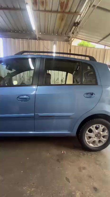 سلام عليكم شباب شيري A1للبيع سياره جديده مال زوجتي ماتطلع بيها قليل استخدامها تدفئه تبريد شغاله التبريد ثلج اوتماتيك رقم مميز بيها هزه جديدة السعر 37 ورقه وبيها مجال بسيط جدا ***********
