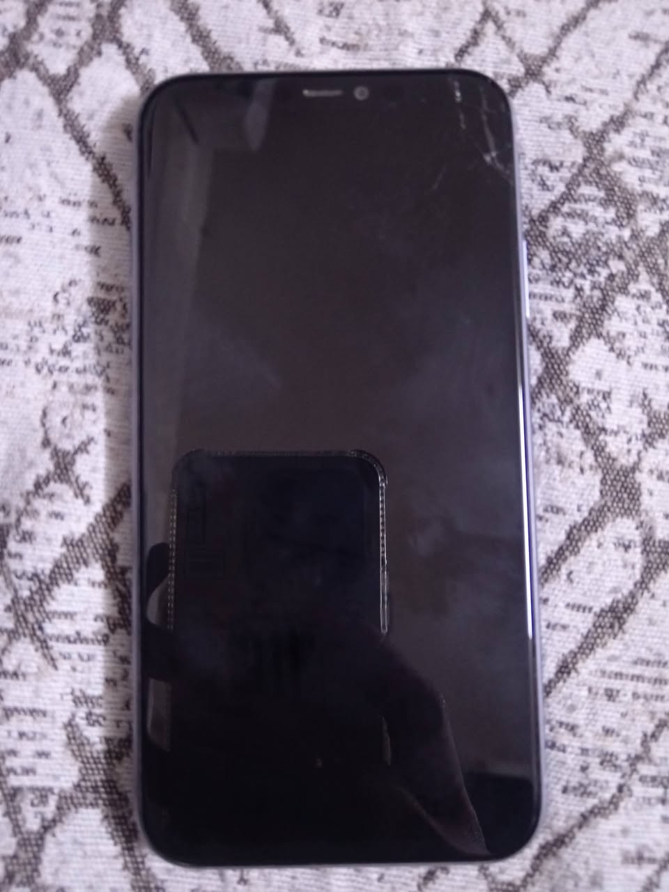 السلام عليكم ايفون 11 عادي جهاز نضفه فول شاشه مبدله اصليه بس بيه فطر او فيس ايدي رادله سوفت حدثت او وكف فقط جهاز مكفول باقي سعر 175 وبي مجال مكاني بغداد الخطيب ***********
