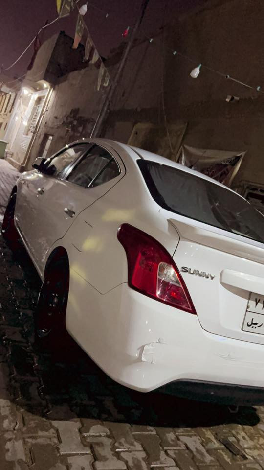 نيسان سني ٢٢ هندي هندي ام البليته الزركه ام الحسااسات السياره كفاله من الصبغ ماعده طخه مأشر عليها بالصور كلششش جديده اني منتسب بالعتبه اروح بيها واجي ماشيه ٦١ فقط حداديه ١٠٠ بريك تبريد مكينه كير محسن كله عل شرط كهربئيات فول ماناقصها برغيي السياره عليها لايتات وبلوجكترات زنون والسياره حييل حلوه بس لايت مال السايق شويه مصوفر سعرها ١١٩ وبيها مجال بسيط
 مكان نجف ***********
