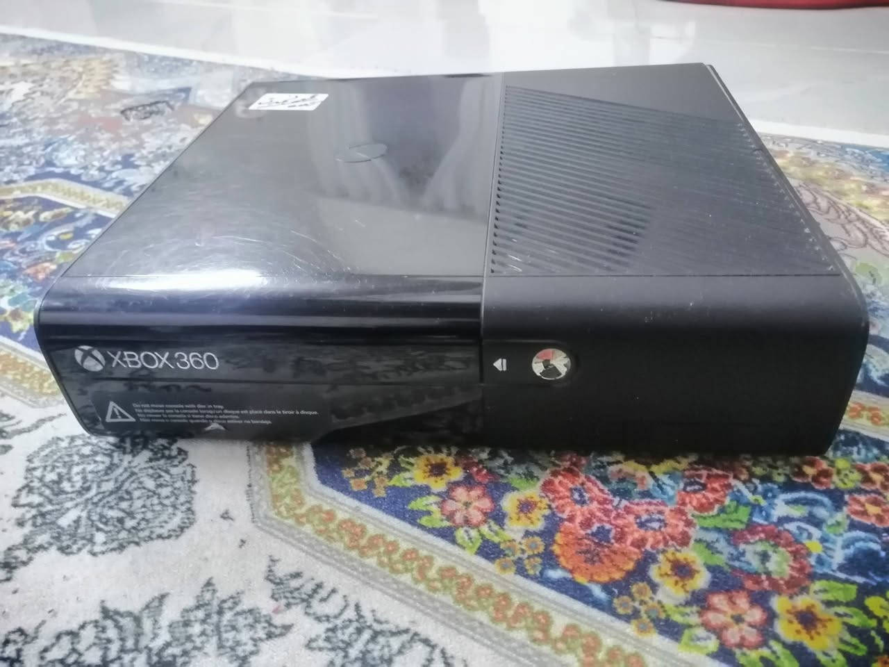 Xbox 360 للبيع سوبر سليم 
الجهاز فول نظافة يجي ويا 2 يدات
هارد اصلي بيه 70 لعبه كلهن العاب كبيرة مشهورة
السعر 130 قفل
للتواصل واتساب (***********)
العنوان كركوك
