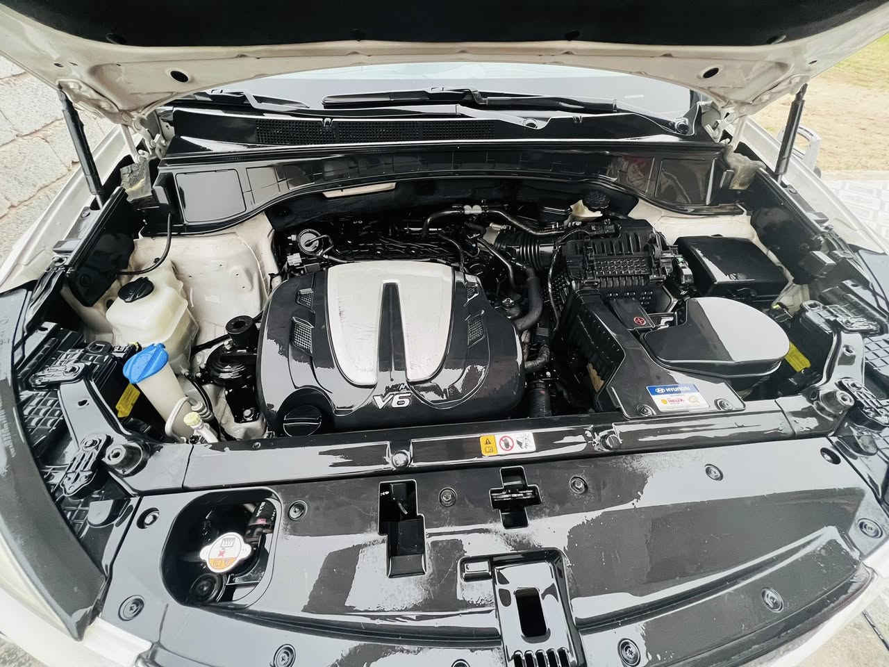 سنتافي موديل2014خليجي فول مواصفات 6سلندر كير ومحرك مكفول ع وضع شركه سعر162وبيه مجال
***********
