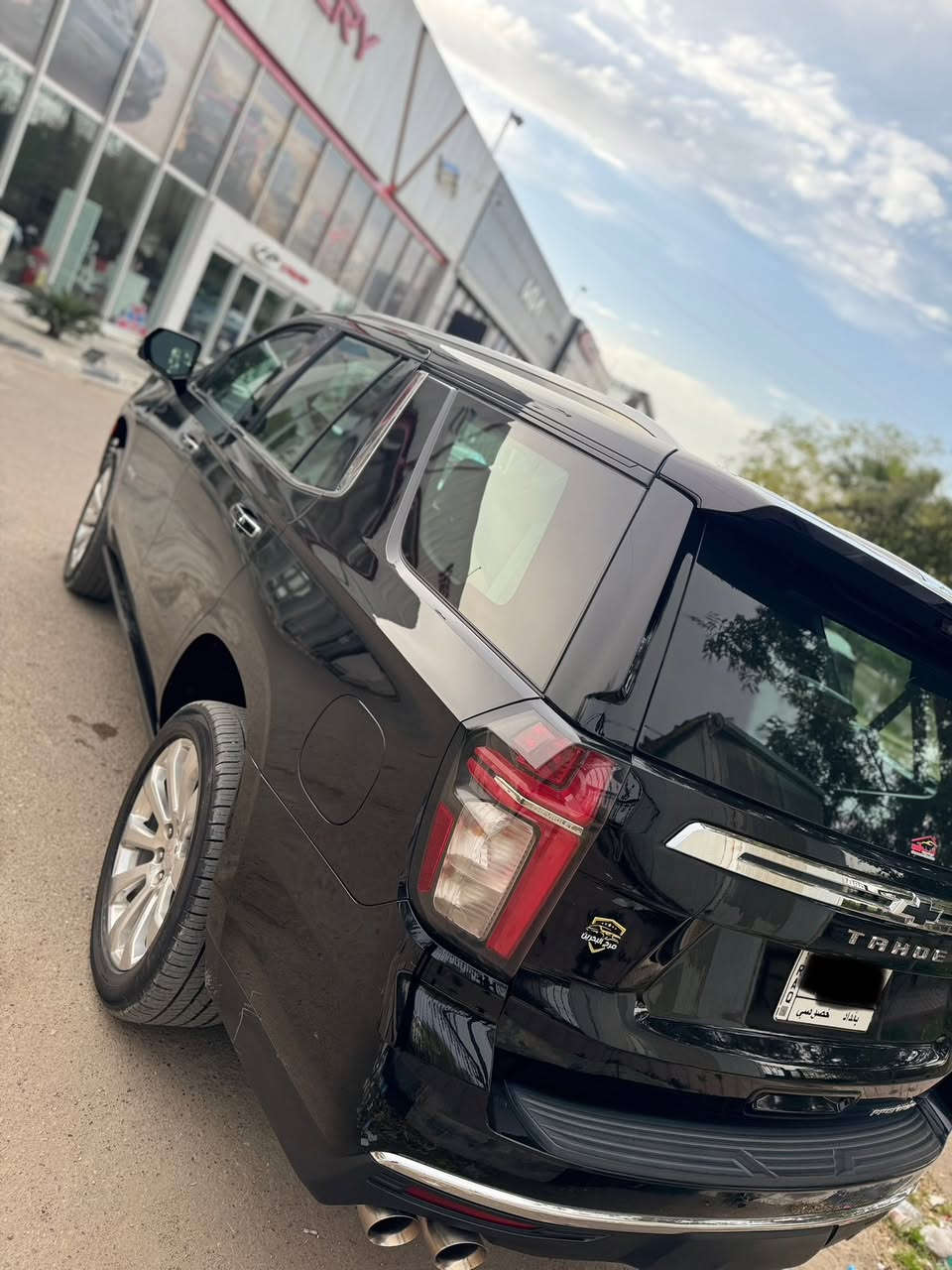 السلام عليكم
تاهو 2022 خليجية 
فول مواصفات جكات داتشو 5 كامرات 
بيه شبر صبغ ب دعامية 
السعر 50.800$ يعني 5 دفاتر و 8 اوراق وبيه مجال بسيط 
مكانه بغداد السيدية 
*********** اتصال فقط
