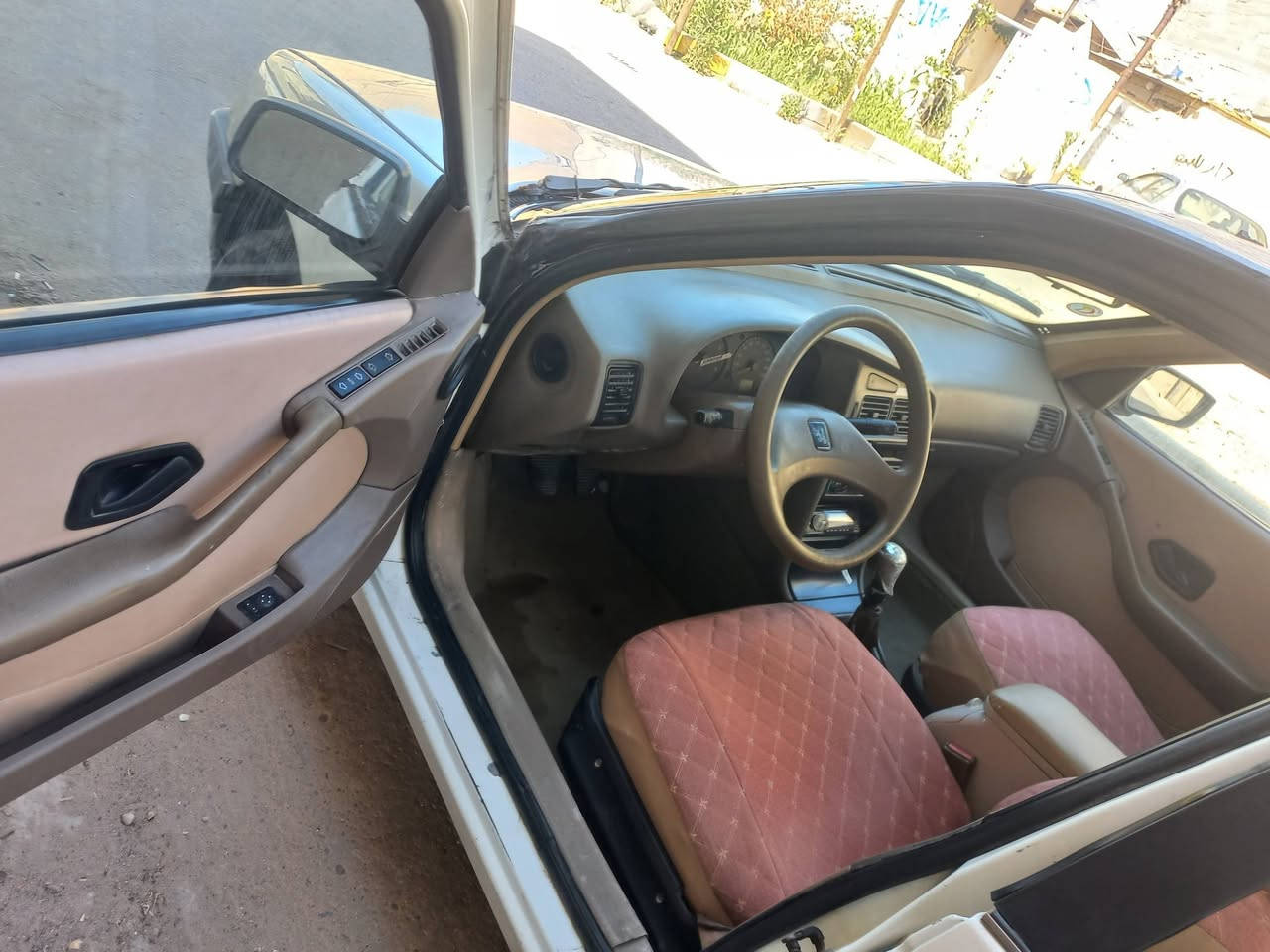 بيجو ٤٠٥ مكفوله من الصبغ والتبديل ابلاديه وجاهزه تبريد شغال تخم تاير جديد السعر ٢٧ قفل تحويل ثاني يوم مكاني بغداد الشعب ***********
