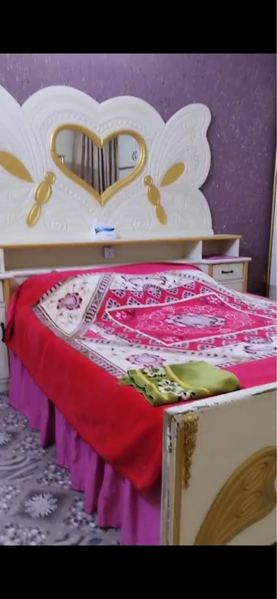 للبيع غرفه حطاطه سعر ٦٠٠ وعنوان فلوجه حي الشهداء رقم *********** للإستفسار

