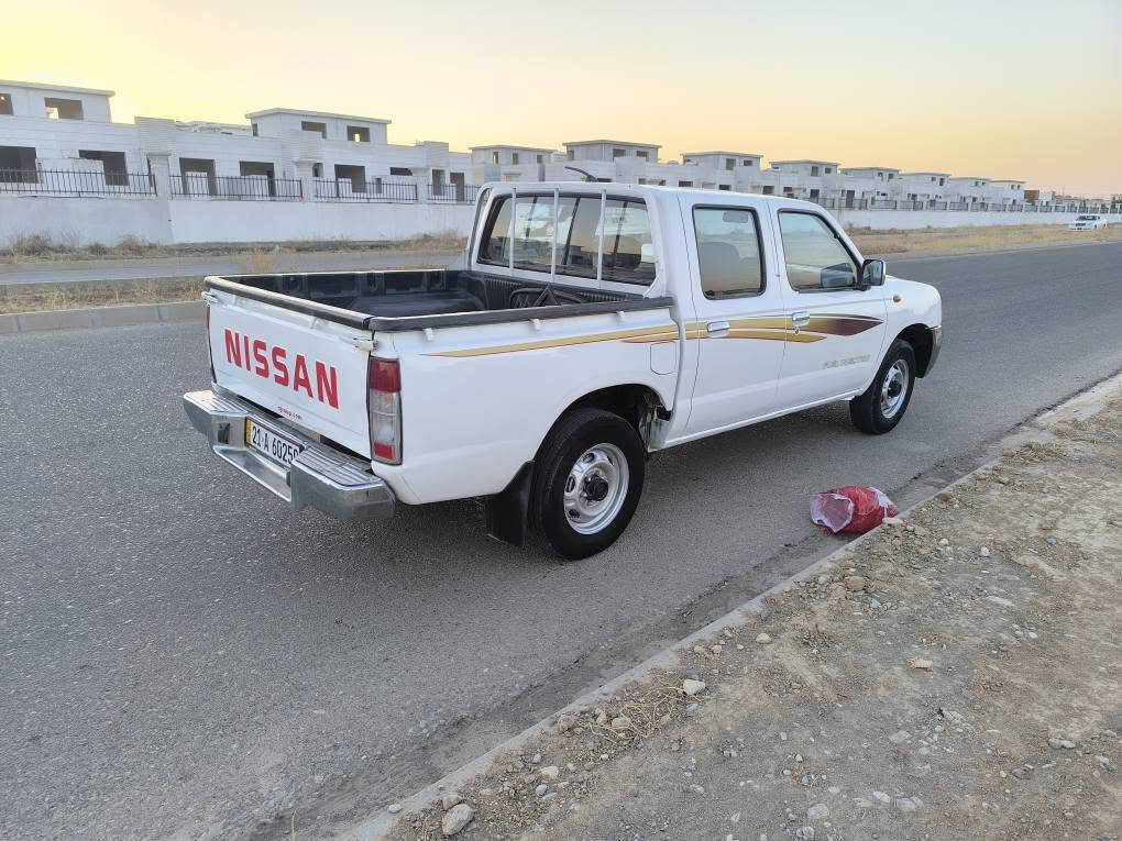 نیسان دەبڵ 2011 یابانی سەنەویو ڕەقەمی نوێیە هەر چوار تایەی نوێیە گێڕ مەکینە ئەکسل بەشەرت مەکینەی بەس قەباغی کراوەتۆ 194 هەزار ڕۆیشتوە بێ بۆیاخە ڕەسمی سۆنەریم داناوە نرخی 139 شوێن کەلار *********** كالار, السليمانية
