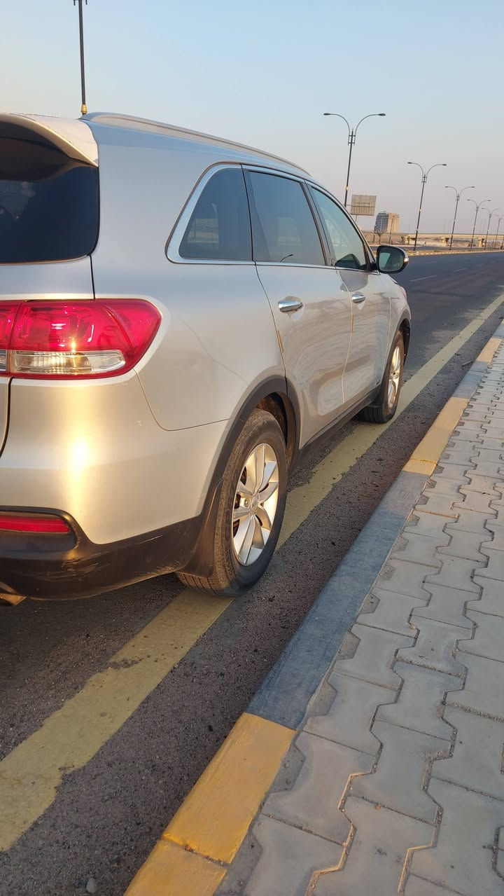 السلام عليكم للبيع  سورنتو 17بصره بسمي وارد أمريكي ضرر جاملغ وبنبد 2400 جي دي اي  سعر 158 للتصال ***********
