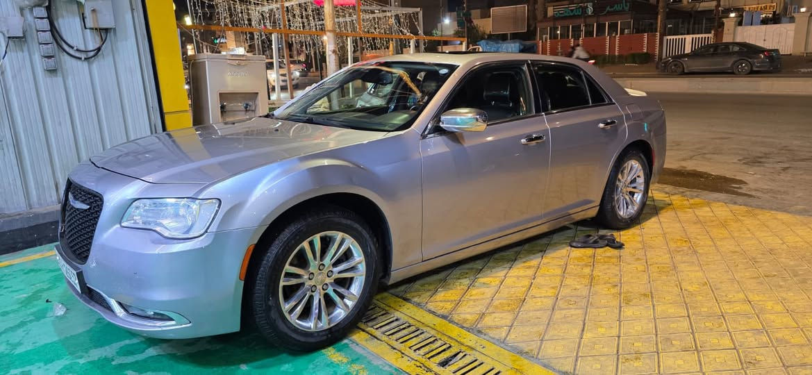 سلام عليكم اوباما للبيع 2017 بدون حادث كلين سياره بدون بارد بدون صبغ كلشي مابيه فول مواصفات فتحه بصمه وباقي لمواصفات انتو تعرفوهه 
السعر: 240 وبيهه مجال شي بسيط
مكان سياره: الكريعات 
للاستفسار : ‭0770 585 3953‬
