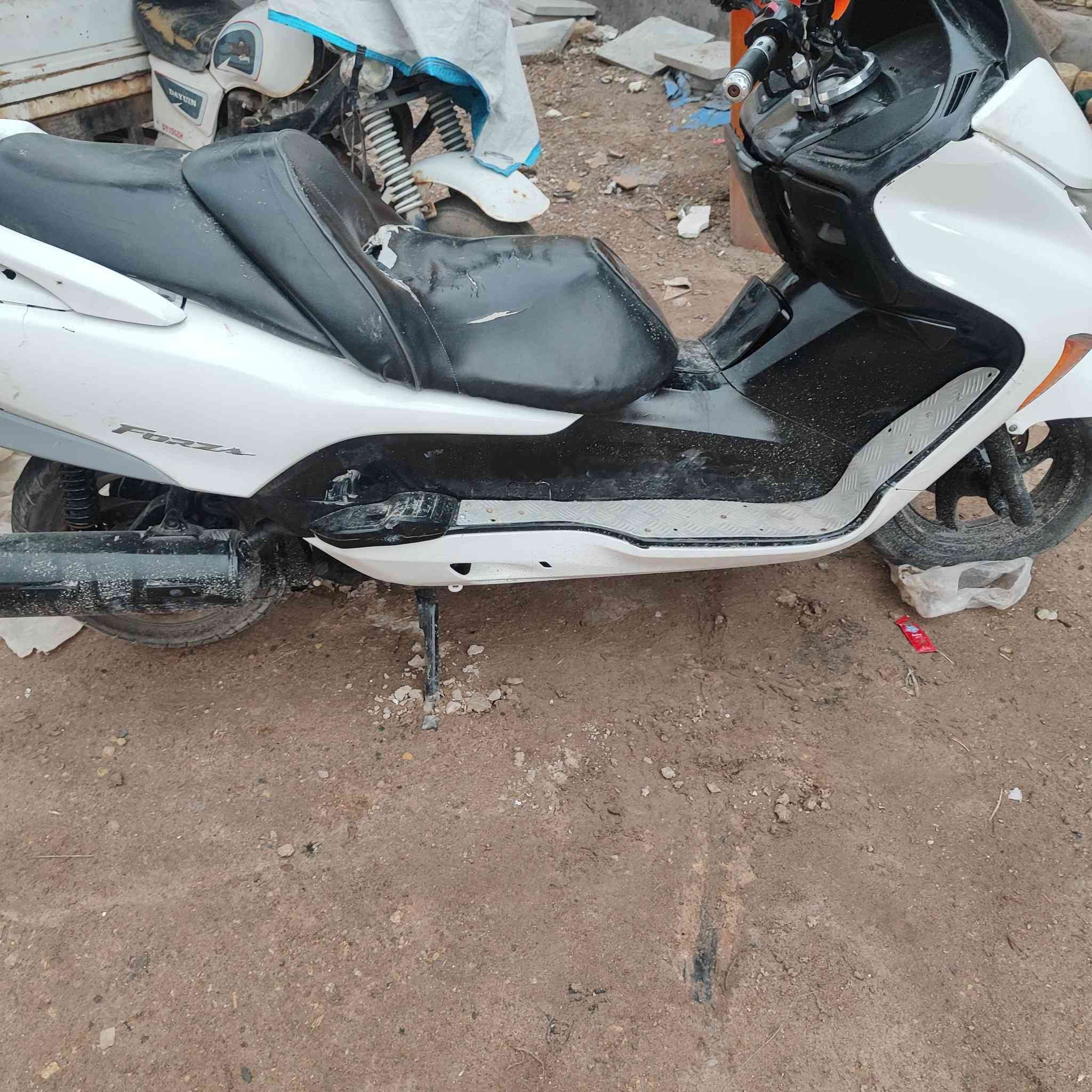 سلام عليكم فورزه 09لبيع مكان ناصريه مركز سعر قيم بمايرضه الله اتصال ***********
