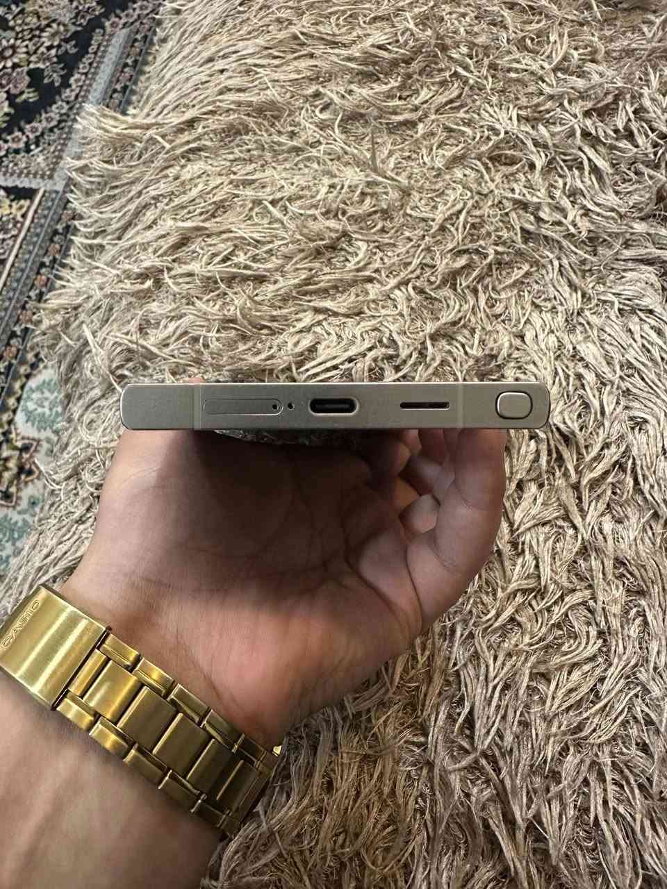 الموديل : Samsung Galaxy S24 Ultra.
الذاكرة : 1 تيرا (1) - الفئة العليا.

اللون تایتانیوم (Titanium).

الحالة : نظافة 97% بي خدش موضح بلصورة 
ضمان عين الفهد يجي مع العلبه والكارت ويا هدية شاحنه 45w وكيبل و٣ كفرات 
السعر 1,200,000 وبي مجال 
للاتصال:***********
العنوان بغداد الغزالية
سبب البيع (اريد هونر ماجك 8 ) اذا عدك اراوس
