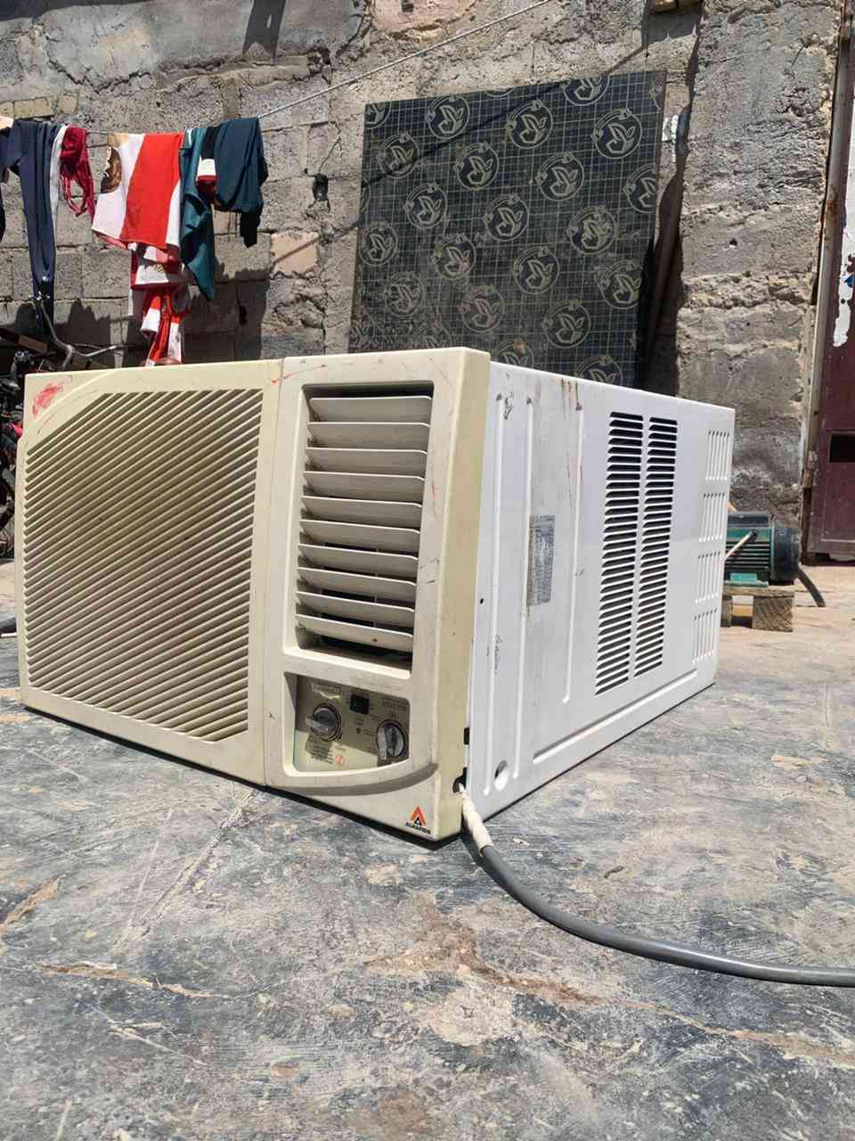 مكيف الحافظ للبيع. شرط التبريد سعره 250 
العنوان بغداد النهروان.رقم التواصل. ***********
