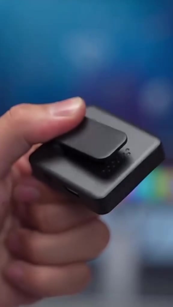 � مايكروفون لاسلكي PLOKAMA (قطعتين)

* اتصال لاسلكي 2.4G ثابت وواضح
* قطعتين مايك للتصوير والمقابلات
* صوت نقي مع تقليل الضوضاء
* تشغيل فوري Plug & Play بدون إعدادات
* متوافق مع الموبايل / الآيباد / الكاميرا
* مناسب للبث المباشر، تصوير الفيديو، اليوتيوب، التيك توك
* تصميم صغير وخفيف وسهل الحمل
* بطارية تدوم لفترة تصوير مريحة
✨ خيار مثالي لصنّاع المحتوى والبث المباشر


**إذا كنت صاحب هذا الإعلان وتريد حذفه لأي سبب، رجاءا أرسل رسالة إلى الدعم الفني**