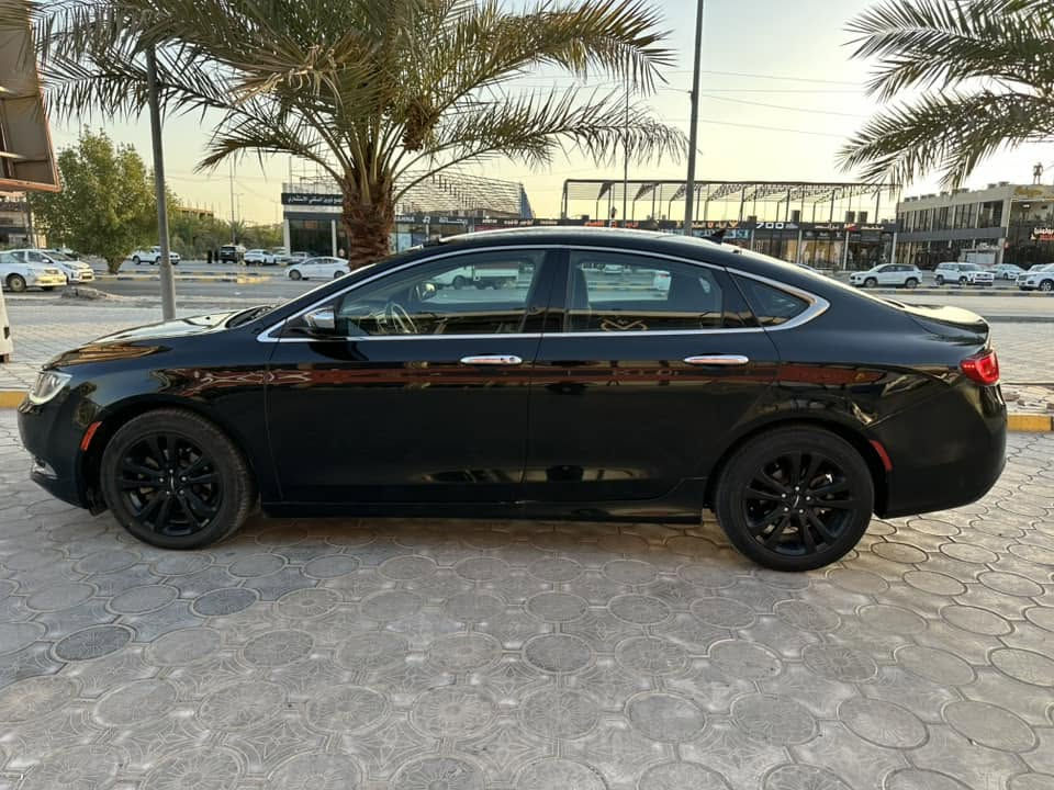 السلام عليكم 
كرايسلر C200 اسود
محرك 2400
موديل 2016 
رقم نجف بأسمي 
حادث صبغ قطعة وحدة فقط ( جاملغ خلفي جهة السايق ) 
صور حادث امريكا بالمنشور
وبيها كرت بالجنطة وبالبنيد على كد شبر بسبب شخوط 
جميع الايرباكات سليمة
تبريد فول 
ماشية 87 الف ميل ( 141 الف كيلو ) 
مواصفات شاشة كبيرة لايتات لد ويل اسود بلاد وباقي المواصفات المعروفة
القمارة بيها شخوط وغلفتها 

السعر 95 ورقة
المكان \ النجف 
 
التواصل على الوتساب او الاتصال 
***********
