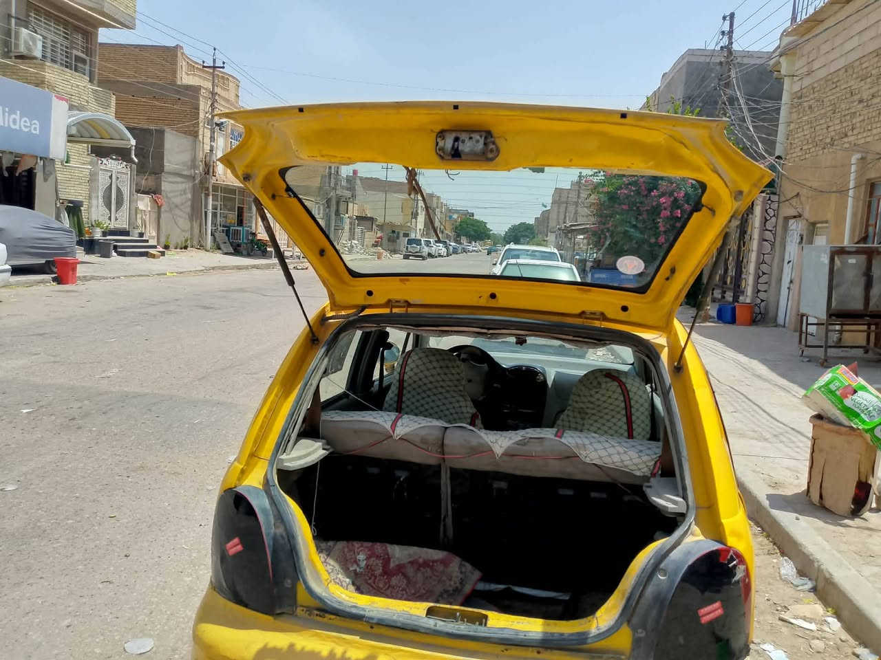 سلام عليكم من رخصت مدير الكروب كيو اللبيع ٢٠١١ رغم بغداد الماني سنويه عضم الاصليه شرعي ماعدي رغمه. سياره محرك نضيف كير مكفول تبريد وي سويج كهربائيات شغاله غرفه جديده مشط باور شغالات  سياره جاهزه نقرت سلف وين ميعجبك  سعر ٩ وبيه شويه مجال اللتصال ***********
