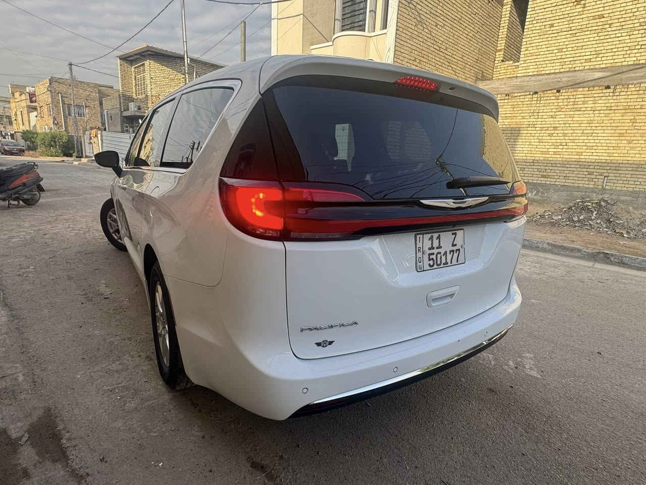 كلايسر باسفيكا 2024
محرك 3600سته سلندر 
لسياره على وضع الشركه جديده جدآ
ماشيه 9 miيعني زيرو 
لسياره تقرير مياه امطار 
السياره شرط لا ضربه ولا تبديل ولا حته تكحيل 
مكفوله كفاله عامه من كلشي محرك كير كهربائيات 
شرط كلوب مامشتغل بيه 
رقم بغداد بسمي شرط لتحويل
بيبان كهرباء شاشه كبيره قياده ذاتيه وتوقف ذاتي 
مكاني بغداد حي لشباب قرب دكتور حافظ
السعر 265$$$قابل للتفاوض 
***********استاذ علي
