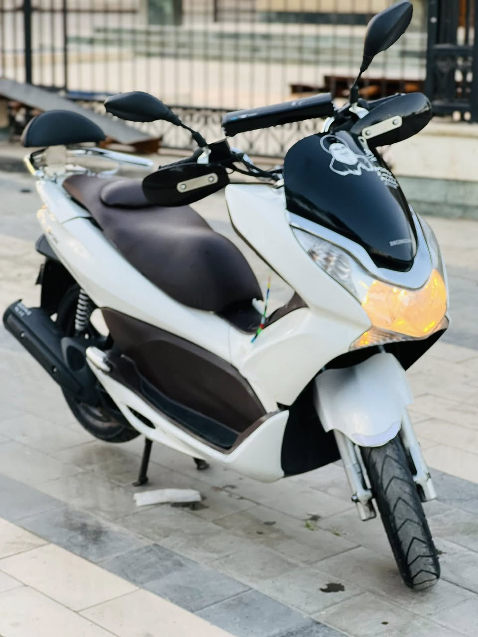 السلام عليكم للبيع دراجه pcxجيل الاول دراجة مال رمبه مديل18 ماخذها رمبه الدراجه على  ايدي حجم مكينه 150ياباني الاصلي دراجه جديده مال جناي  سويجين  بيه 
ياباني الاصلي دراجه كامله أستان كهربائي حساس ازدحام ٢حرف Aدراجه جديده الدراجه مكينه لوك شلعه معدل خير من اللّٰه دراجه تكول جديده بمعنئ الكلمه واحلا من الصور  دراجة مكينه مكفوله اي نقص مابيه
السعرمليون 350   و مجال قليل 
***********المكان  بغداد الكرخ
