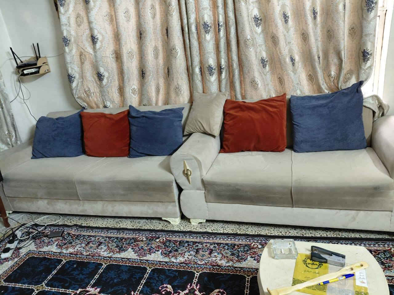من رخصه الادمن تخم وبردات للبيع 300وبيهم مجال كرسي مال ذوي الاحتياجات الخاصه سعره250وبي مجال  بعده جديد عنوان حي رساله الاولى شارع الصيدليه***********
