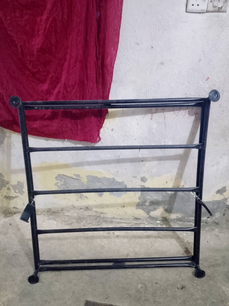 سيبايا مال سايبا جديدة للبيع السعر30وبيهة مجال مكاني بغداد زعفرانية ***********
