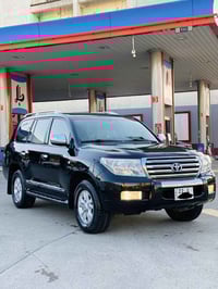 لاندكروزر GXR • ٢٠٠٩ • ٢٠٠ الف