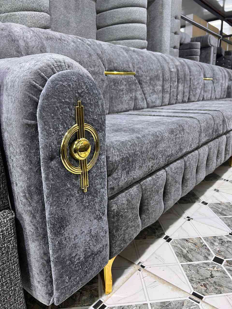 رمضان كريم عليكم 
 متواجدين طيلت شهر رمضان 
من الساعه الواحده ظهرا لحد 12ليلا 
تخم ديوان 28متر
20قطعه 
44 نفر
للبيع او مرواس اوتبديل 
نتعهد بالتخم بالنقل والترتيب اذا كان زايد يرجع اوترجعلك افلوس
واذا كان عايز اجيبلك تكمله اوتدلل
لعلم اذا عندك تخم مستخدم نشتري 
اوجلسه عربيه
متواجدين يومياً 
عنواني ناصرية الغراف طريق ال سهلان منطقه العميرات 
واتساب ***********
انظم للكروب ادخل على الرابط
https://www.facebook.com/groups/490367711756252/?ref=share_group_link
