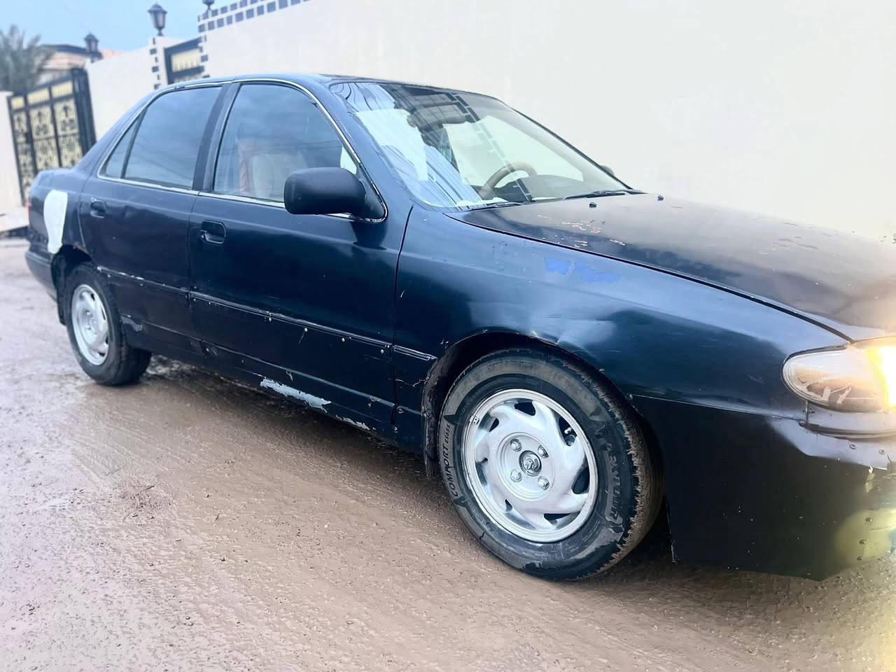 اللنترا دمعة مسجلة رقم دولي بأسمي شرط التحويل وهزة جديدة قبل ١٥ يوم گير ومحرك وتبريد وتدفئة شرط وكافة الكهربائيات شغالة مسجل جديد فقط بيها خياسات ودعاميات مثل ما موضح بالصورة السيارة حلوة واسافر بيها محافظات ترايك وين ما تريد 
السعر 28 وبيها مجال 

للاستفسار اتصل : *********** 
***********
خاص مفتوح
