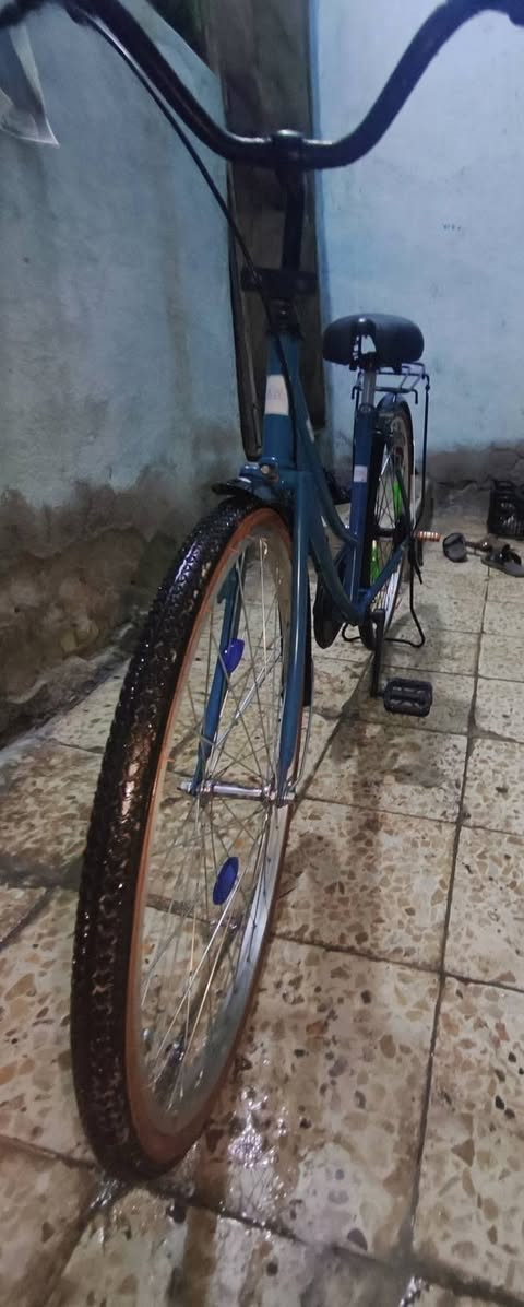 السلام عليكم 
بايسكل للبيع حجم 26 ستة وعشرين 
طبعاً بايسكل حلو ونضيف السعر  90 وبي مجال للطيبين 
 ملاحضه : رجااً لاتكسر بالسعر اذا جنت تريد تشتري او ما تشتري وانه خادم الكم .


**إذا كنت صاحب هذا الإعلان وتريد حذفه لأي سبب، رجاءا أرسل رسالة إلى الدعم الفني**