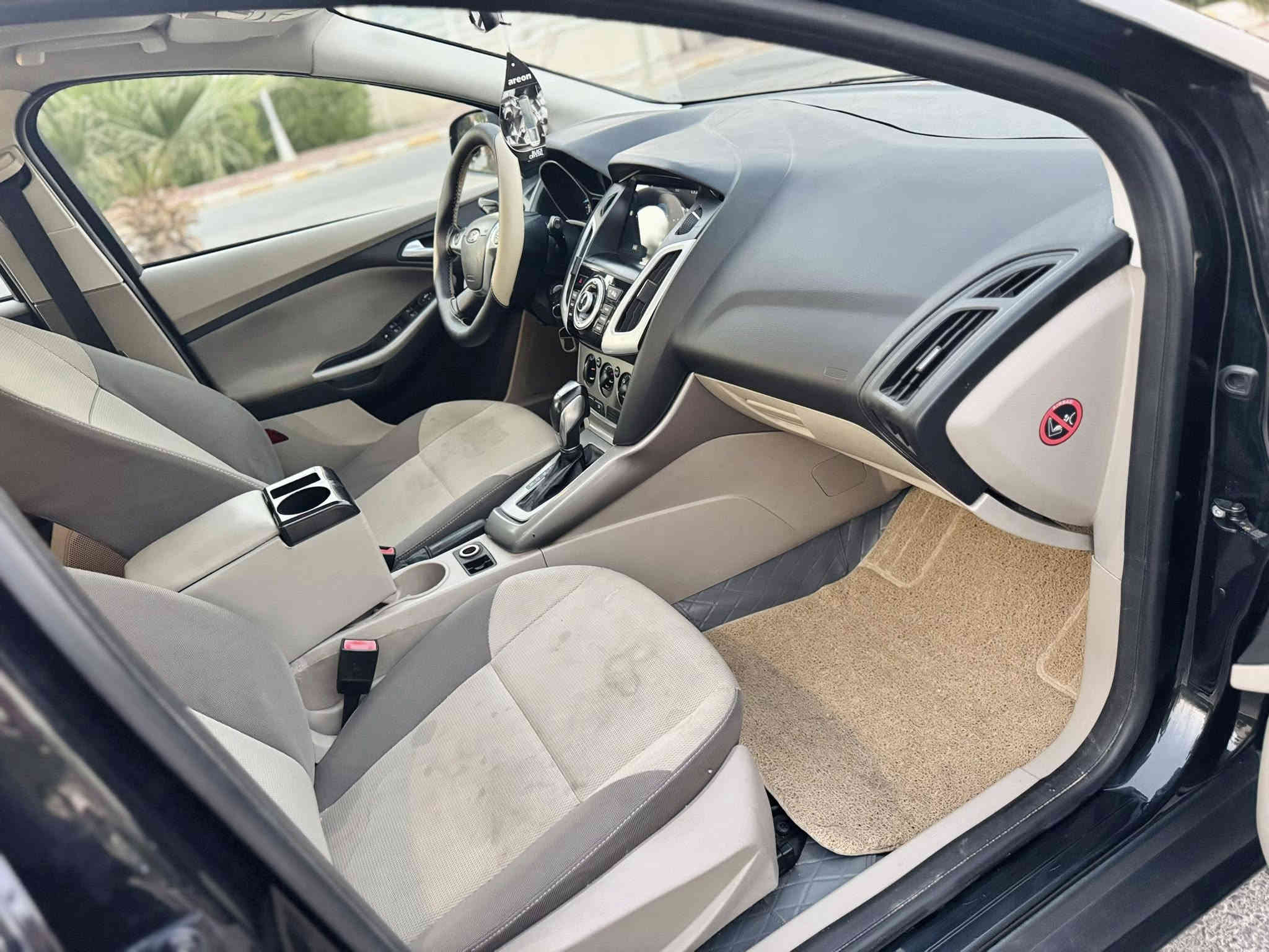 السَلٱمٌ عـَلـْيگمّ اخوان 
سعر( 93 )ورقه
للاتصال ***********
فورد فوكس 2014 خليجي شركه نيڤا 
ماشيه 80 الف كيلو بحالة الوكاله 
كفاله من ظرب والصبغ وتبديل كزاز سياره
محرك 4 سلندو بدون توربو المرغوب 
حجم محرك 2000
دواخل عسلي 
 تبريد ثلج
سقف اسلايت (الفتحه)
كامره 
حساس 
تحكم استيرن 
اي بي اس
كير محرك شرط
تخم تايرات جديد
صدر امامي خلفي جديد
‏كهربائيات—كله شغال -
شرط سياره جاهزه
شرط تحويل او غرامه سياره بسمنه
رقم سليمانيه جديد 
رقم وسنويه جديده. لحد 2028
عنوان ديالي خانقين ✅
