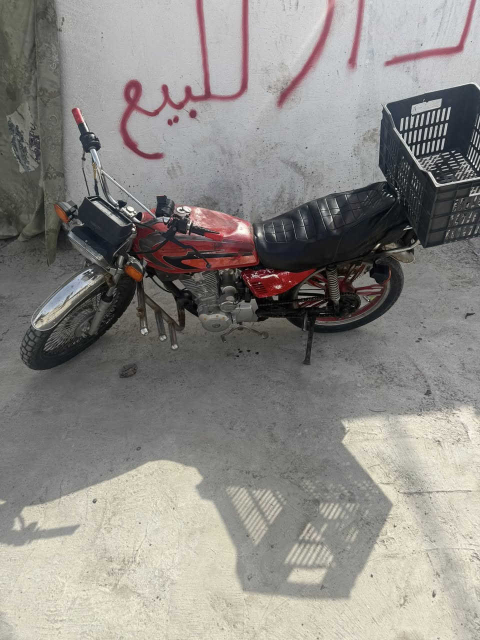 ‏سلام عليكم دراجة للبيع سيفون موديل 20 بدون ورق اقفلها من سرقة السعر 300 وبها مجال￼***********￼
