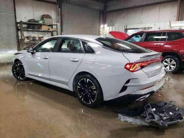 Kia K5 2023. 1.6 TURBO 
حجم المكينه : 1.6 تيربو 

ماشيه 52الف كم
صور الحادث داخل المنشور 
  
.شاشه
.بصمه 
.تشغيل عن بعد
.رادار 
• 5وضعيات قياده
.قياده ذاتية

#السعر : 180

للتواصل ***********
