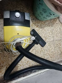 مكنسة كهربائية