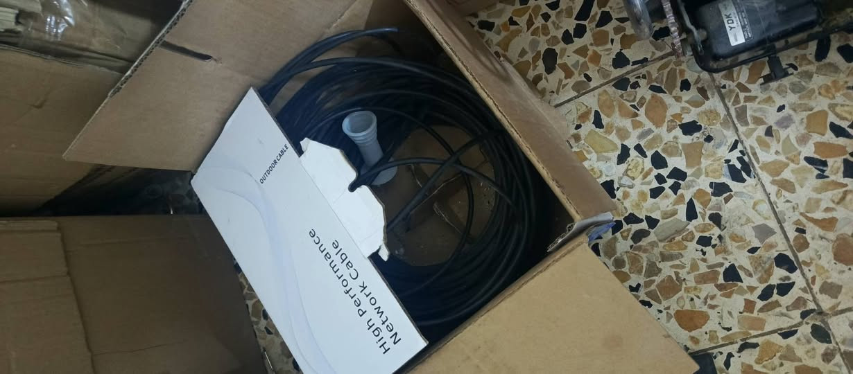 شلعة مواد انشائية مال تعزيلة محل بيهن جديد بالباكيت بيهن فتنكات غراض منوع السعر 600 وبيهن مجال بسيط
المكان الشعب 
***********
