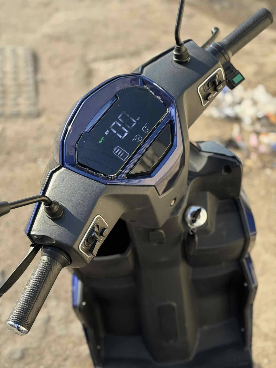 دراجه سكنس 2025 GT نضيفه 100% دراجه ما بيها اي نقص 6 بطاريات 🔋 جدد ما يحتاجلها اي شي بيها ثنين هورن وبيها رجوع R شلعتها قويه كلش وياها وصل شراء موجود هم  ابريك الخلفي ابريك امامي يشتغل سعر المطلوب750وبيهة مجال مكاني بغداد قرب القواس الرقم ***********متواجد خاص
