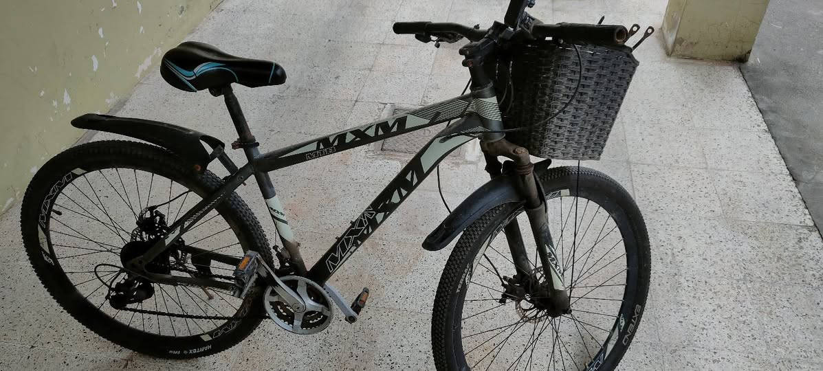 ب
بايسكل للبيع تركي السعر 90الف وبي مجال ابيعو بدون سلة الشراي الاتصال على الرقم 
***********
***********
