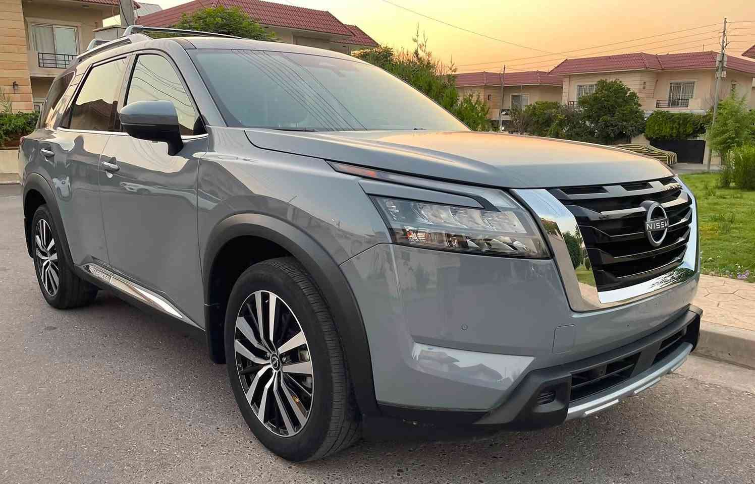 السلام عليكم

NISSAN PATHFINDER  platinum

اللون:  اسمنتي
داخل جملي

الموديل : 2025

نوع المحرك : 6 سلندر (3.5L) 

عداد المسافه:12 الف مايل 

الضرر: كما موضح بالصورة.  
تقريبا كلين 

رقم الشاصي
5N1DR3DH5SC247973

بدون رقم وبشرط الترقيم ( اربيل - دهوك - سليمانية )

المواصفات: 

سقف بانوراما 
شاشة ديجيتال
كشنات VIP 
كشنات تبريد
معروفة مواصفات البلاتينيوم

العنوان :اربيل

***********
