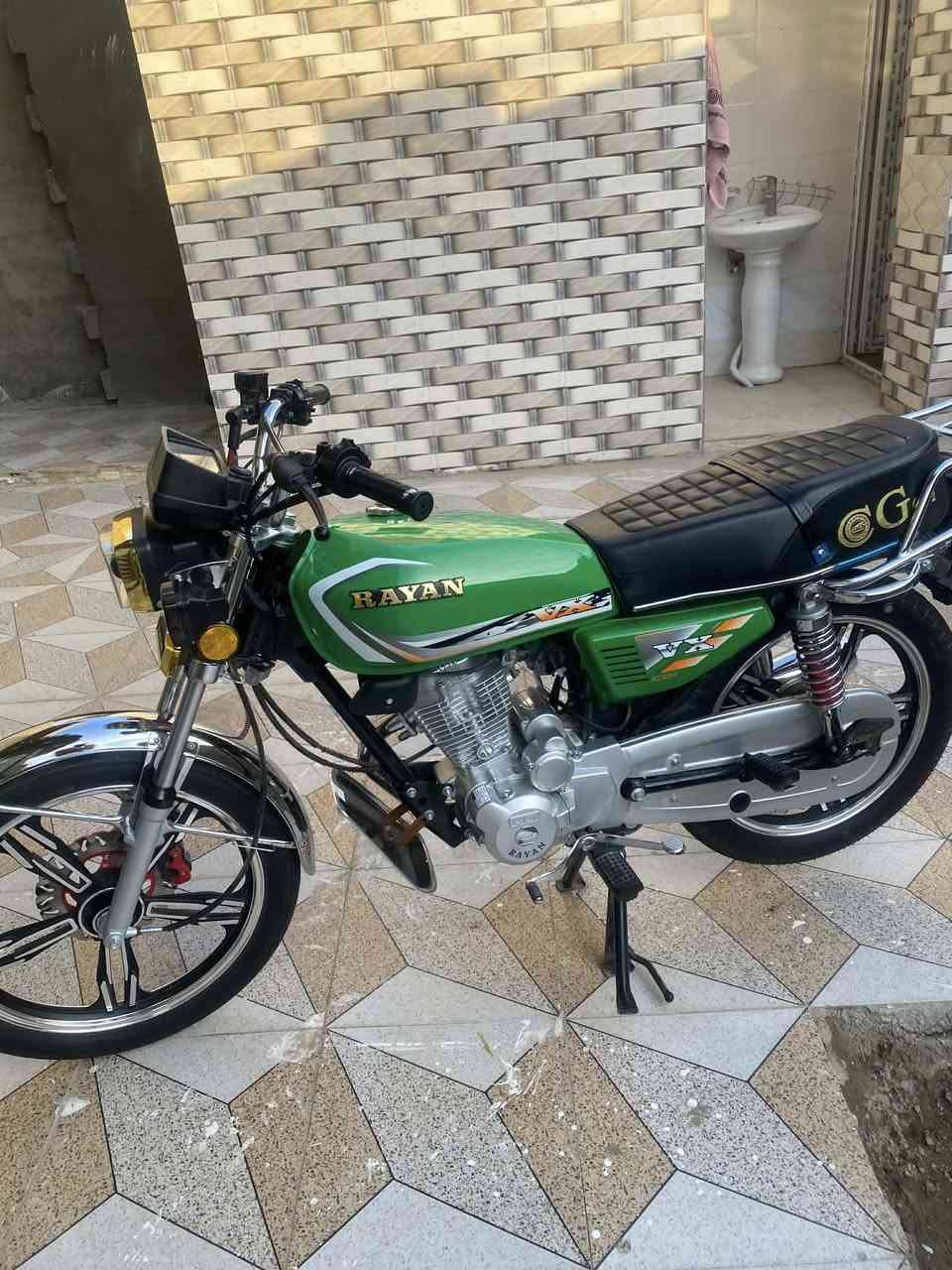 السلام عليكم دراجه سيفان لبيع موديل ٢٤ اوراق درجه نضافه مثل ماموجود بل الصوره دراجه خير من الله مكاني بابل حله ابي غرف دراجه مامفتوحه 
السعر ٧٠٠وبيها مجال 
***********
