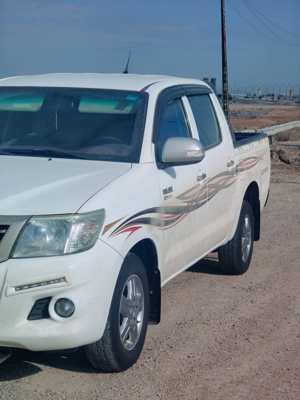 السلام عليكم بيكم 2015 السياره كير محرك كفاله السياره جديد كهرباء كلها شغاله تبريد تدفه شغال السياره جاهزه صدر امامي خلفي جديد تخم تاير جديد مكاني ديالى بعقوبة رقم الهاتف *********** السعر 228 وبيها مجال والسونار بلمنشور
