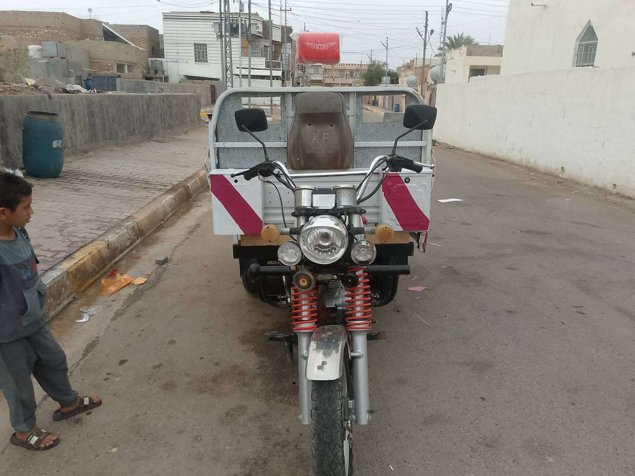 شباب ستوته للبيع موديل 19 وراق ستوته جديده وخير من الله كلهه شغاله ونضيفه سعر مليون 450 وبيه مجال مكاني رمادي رقم لهاتف ***********
