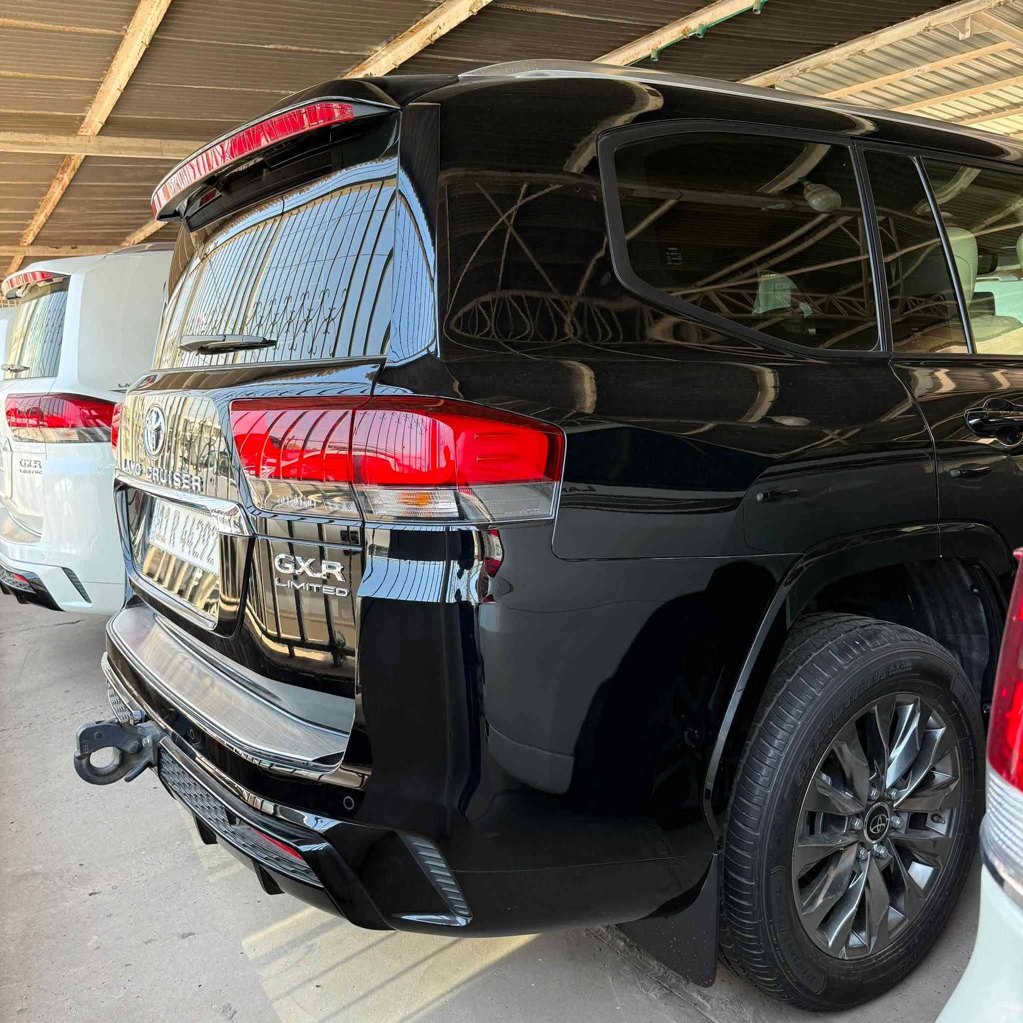 السلام عليكم 
لاندكروز GXR Limited
موديل 2023
ماشيه 28 الف 
لمتدد اصلي شركه ساز 
كفاله عامه السياره 
ومغلفه PPF اصلي 
رقم بغداد تحويل مباشر

معرض النورين
العنوان : بغداد معارض النهضه الفرع الاول المعرض الاول 
***********
