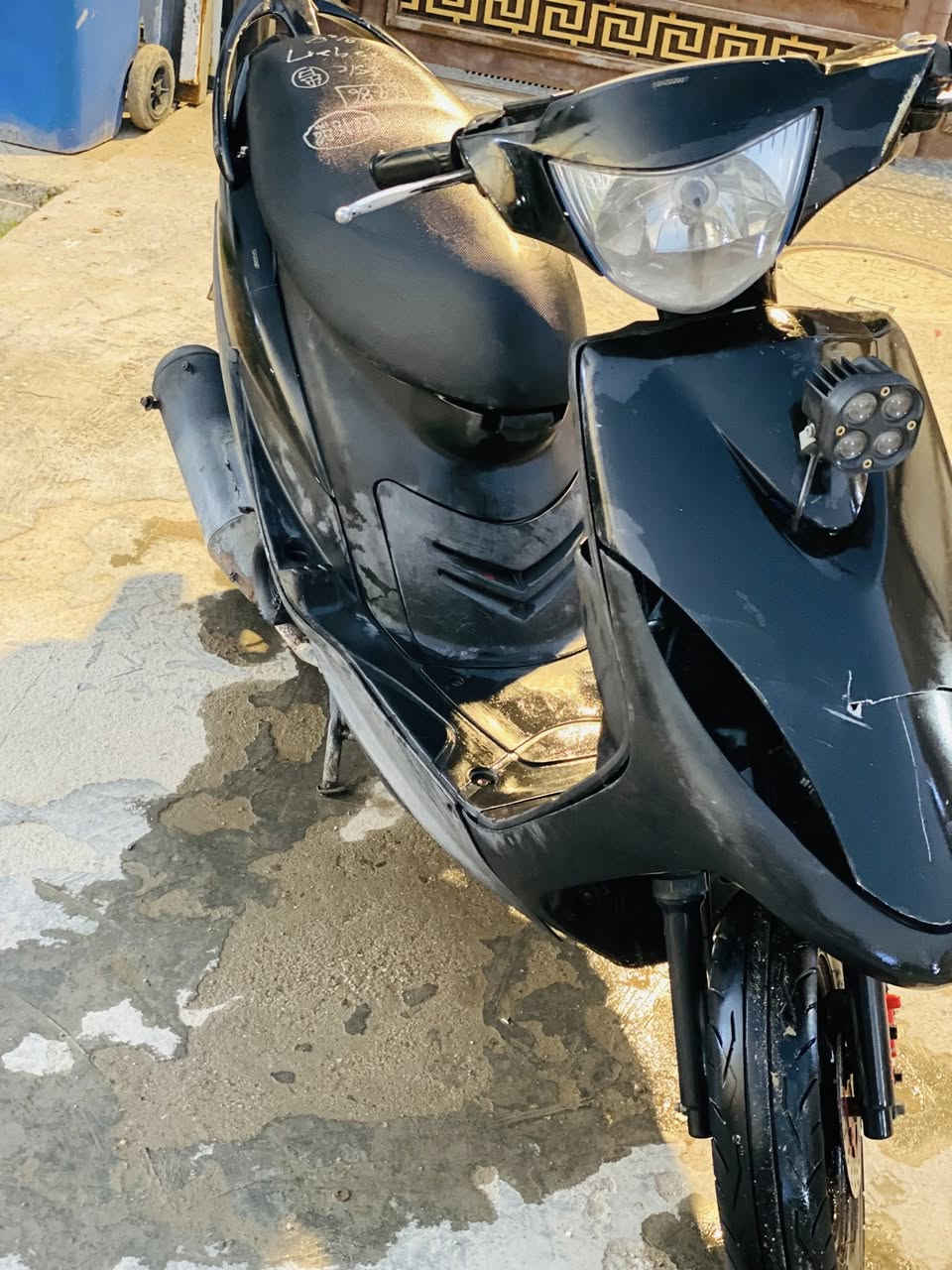 سلام عليكم ماكس عدلهً لون اسود موديل2005مكينه بجيس بلادين  كفرات بلاديه مابيه اي قطعه مبدله فقط فقط الكفر اماني مكسور وأشاره  واكعه وموجوده عندي دراجه نضيفه احلا من صور ***********
بغداد الامين الثانيه 
سعر850
وللعلم دراجه ملحه بس بصوره مغسوله
