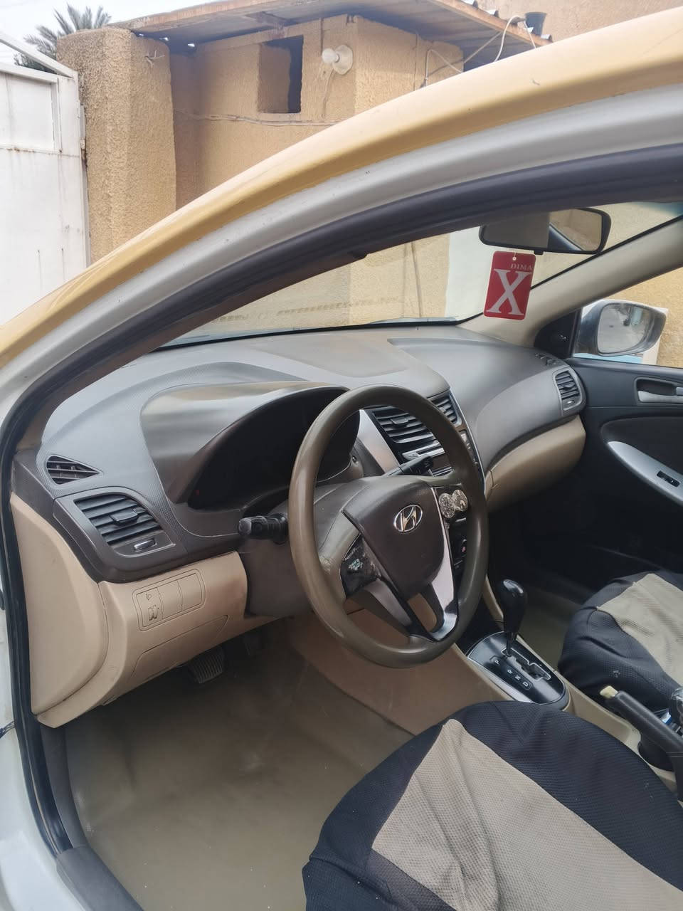 السلام عليكم.اكسنت خليجي موديل 2012 محرك 16.فول عادي عادى الكير اوتو تبريد تتفئ شغال حداديه تعبانه ماكن السياره مدائن قرب الورديه.رقم الهاتف *********** صاحب السياره السعر 72 قابل للتفواض
