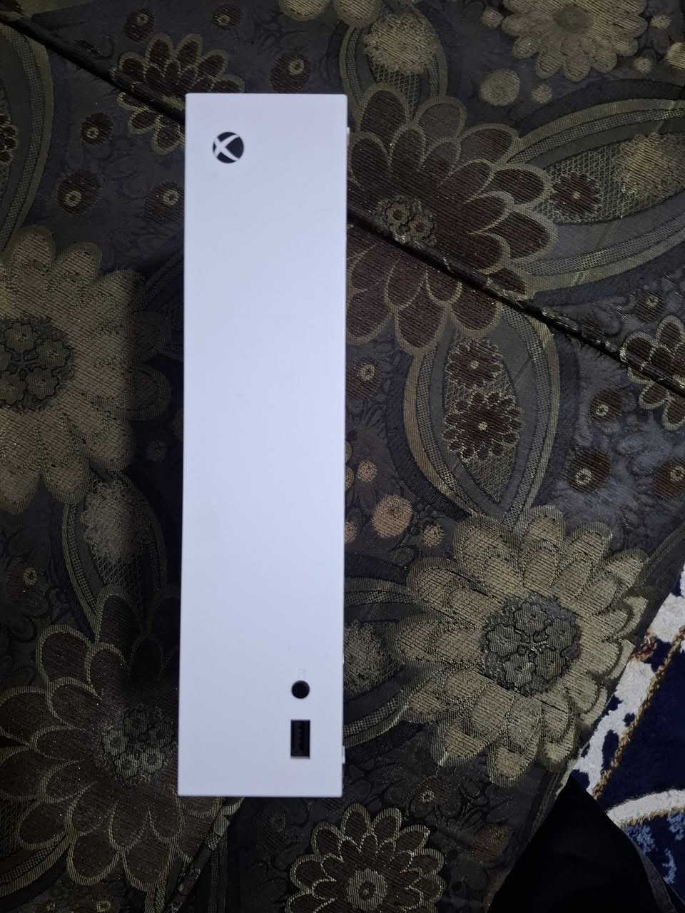 اكس بوكس سيري اس جميع ملحقاته عدا الكارتون وبي يده فقط واشتراك كيم باس التمت ٣ اشهر قبل يومين مشترك يعني جديد مابي اي شي تاخذه تضل تلعب بي ٢٤ ساعه كلشي ماعلي ب٣٥٠ قفل


**إذا كنت صاحب هذا الإعلان وتريد حذفه لأي سبب، رجاءا أرسل رسالة إلى الدعم الفني**