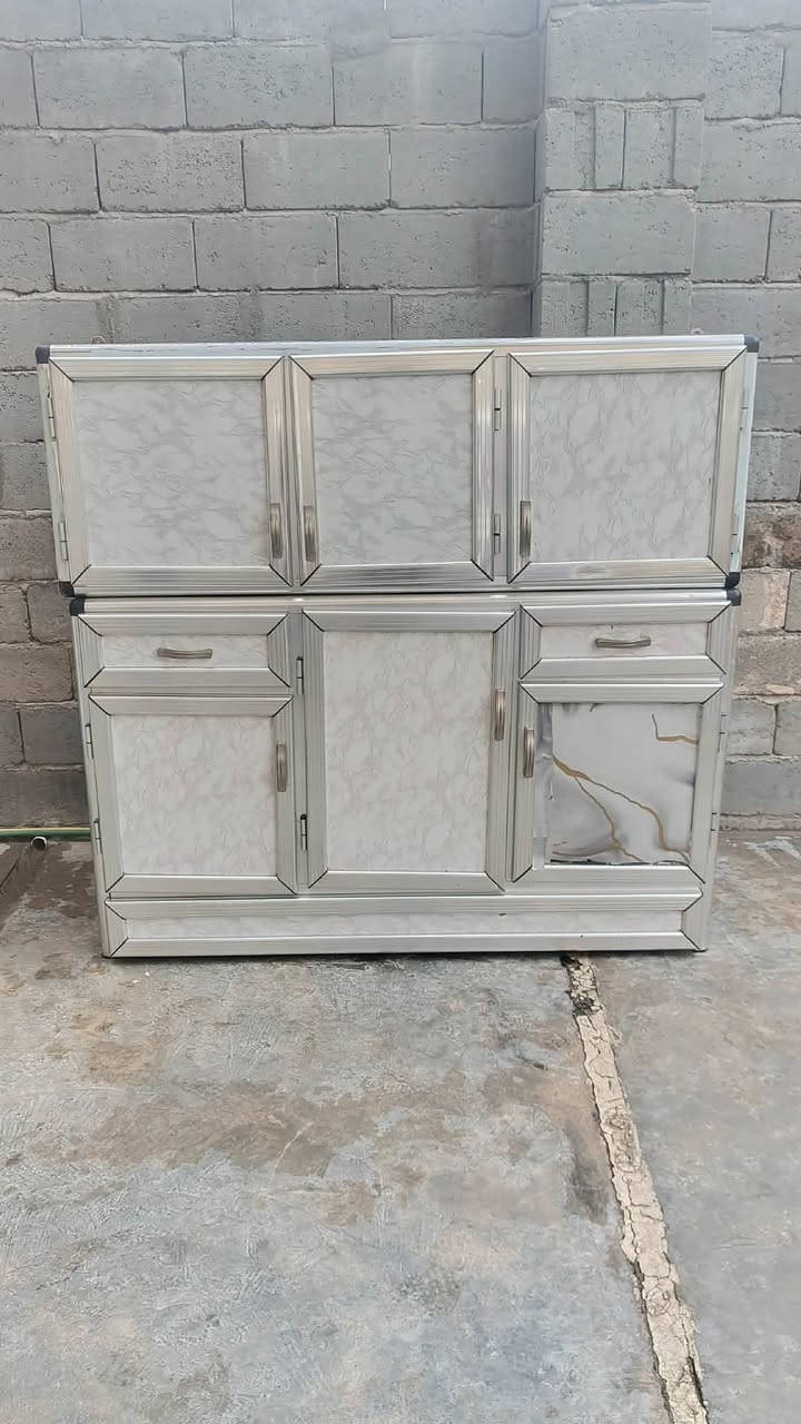 كاونتر بنفسجي 160 الف 
كاونتر ابيض 185 الف 
عنوان حي جبيل 
للاستفسار ***********
