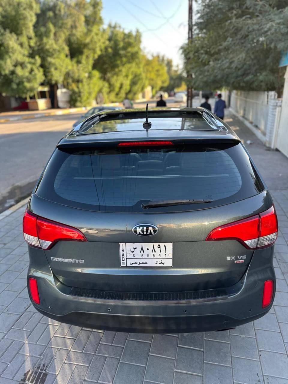 سلام عليكم سورنتو مديل 14فول مواصفات امريكي بيها قطعتين عنوان بغداد رقم جديد سنويه بسمي محرك 3500فور ويل 6سلندر فقط بيع ***********
