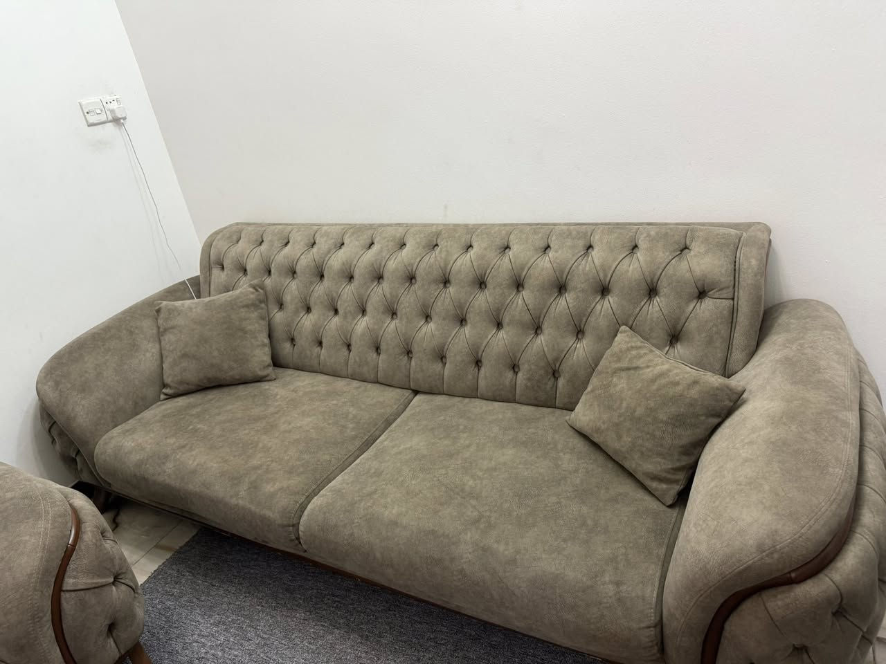 السلام عليكم تخم تركي  ماخذينه مليون ونص  عارضينه ٦٠٠ وبي مجال. عنوان بغداد 
***********
