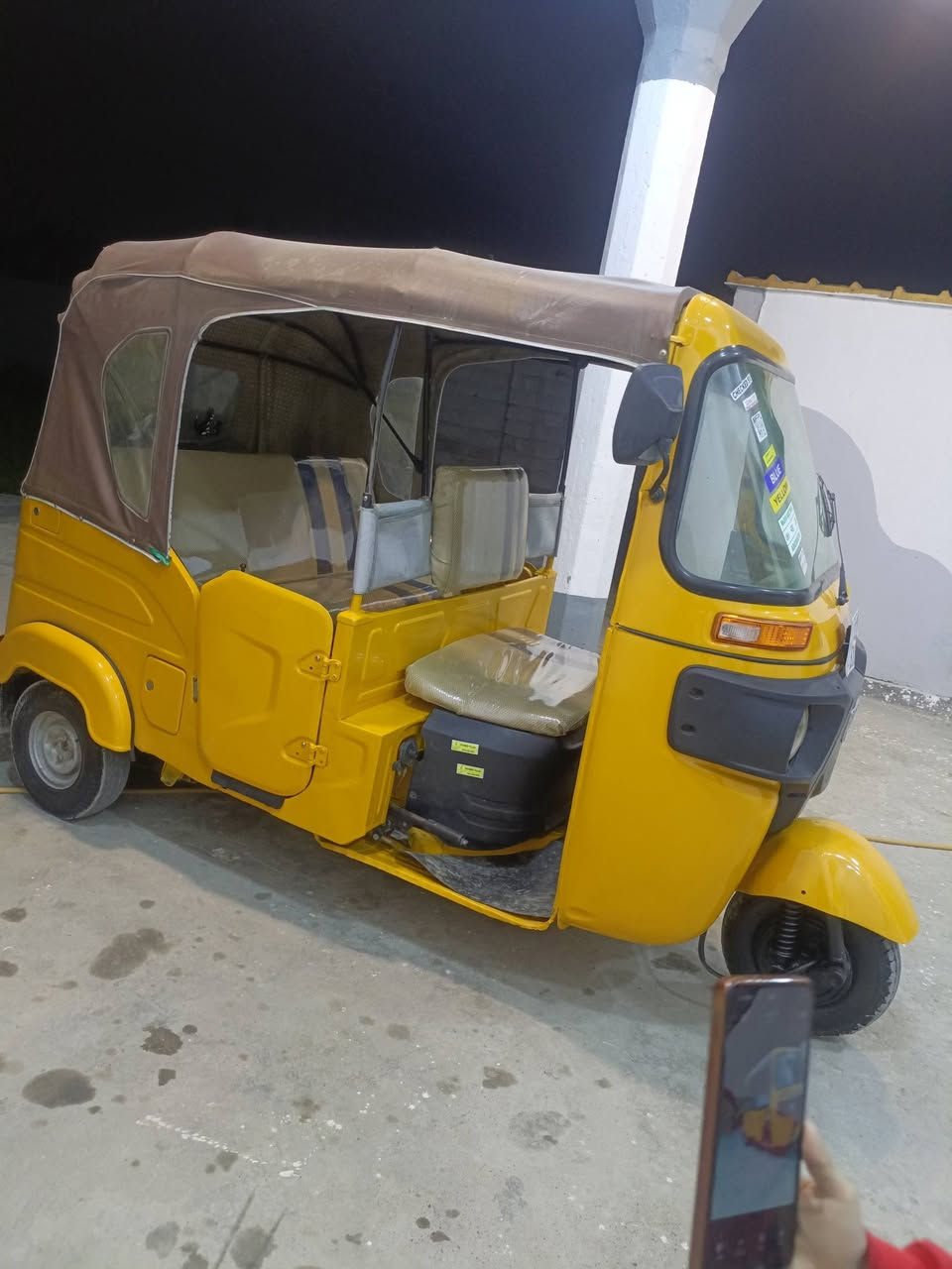 تكتك للبيع موديل 21شهر 11 رقم وسنويه بغداد مصبوغه عام جماليه السعر 6800وبيها مجال  مكينه بلاديه بس بوش وبستم مبدل بيها  مكان بغداد بوب الشام ***********
