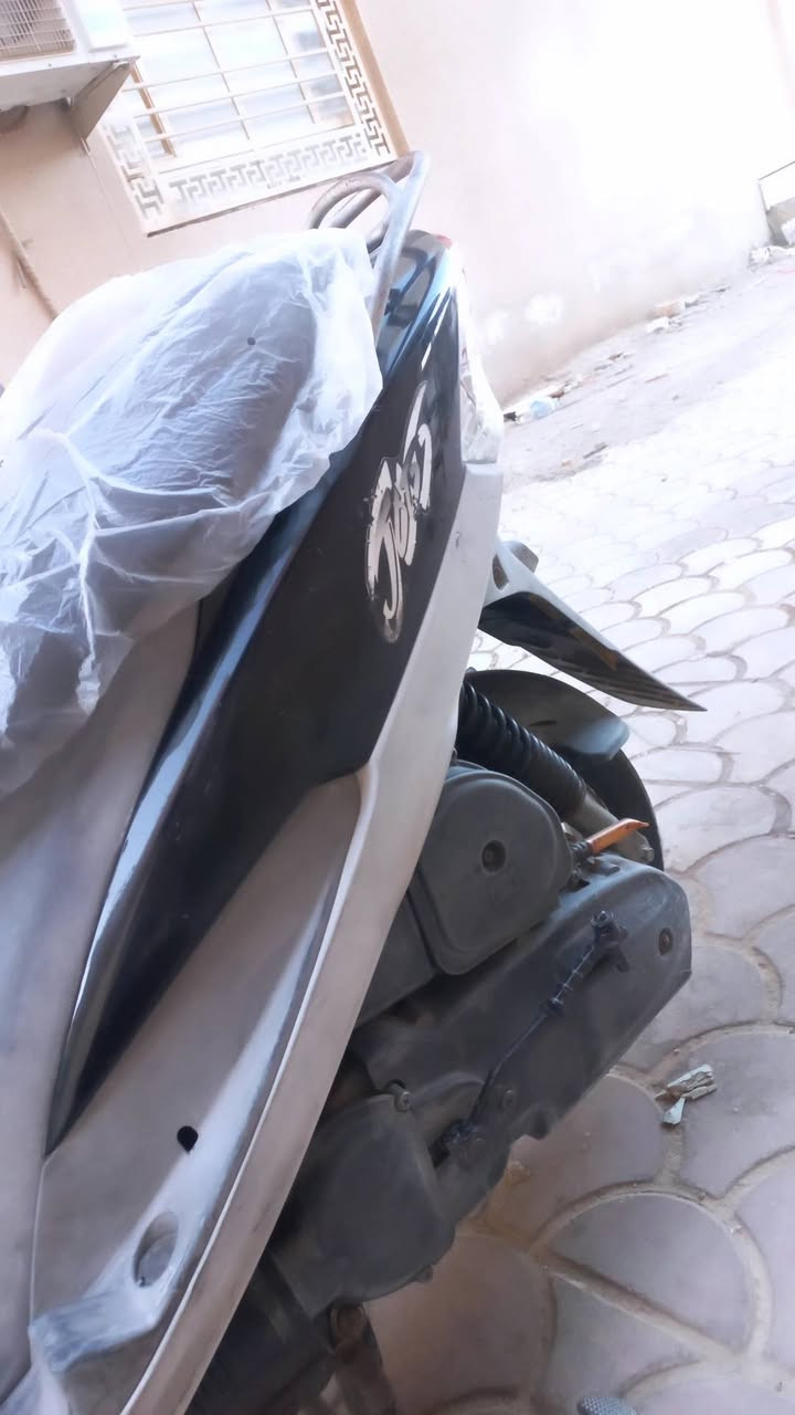 السلام عليكم
دراجه ماكس توها طالعه من الحاويه فول نضافتها الشراي يتصل ***********
