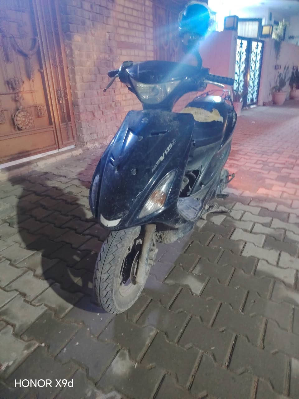 السلام عليكم دراجه ادرس ياباني120 كهربايات شغاله لايت عالي ناصي اشاره يمنه يسره معدله يخبل نقصه بس شوته سعره 350 مكاني الاعظميه رقم *********** وتساب متواجد فقط
